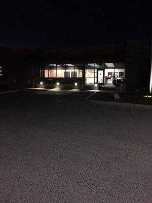 Late nite visit @ KCJail..easy process log'n in & no prob. fr staff. They Should put 2 phones on each screen like some have already