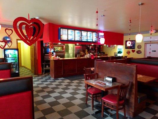 New spot, good greasy cheese Greek style pizza, but I recommend the calzone, don't forget to add ricotta!