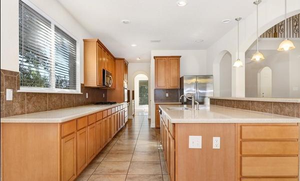 Ana Gonzalez , Realtor