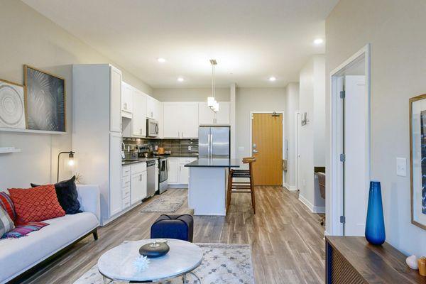 #113 Hennepin B - One Bedroom