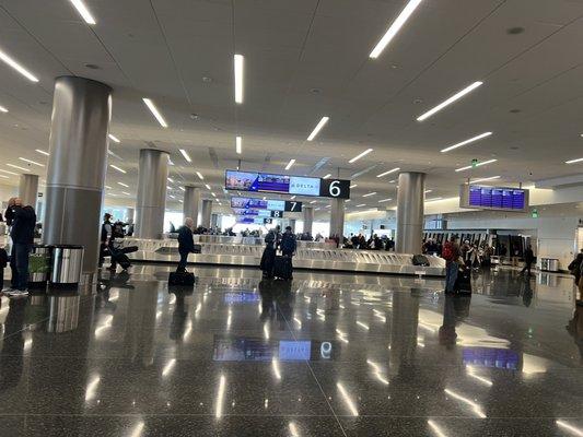 UTA Trax SLC International Airport