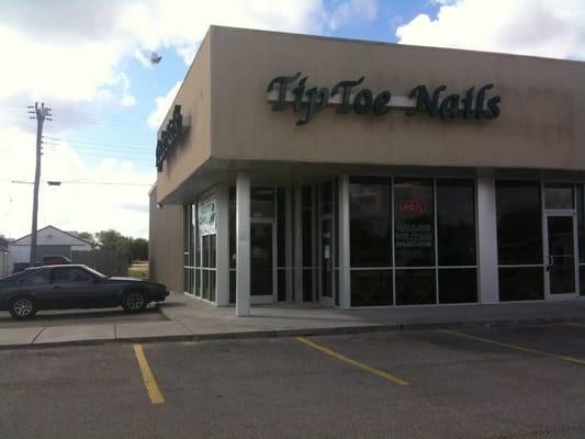 Tiptoe Nails