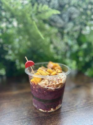 Almond butter açaí bowl