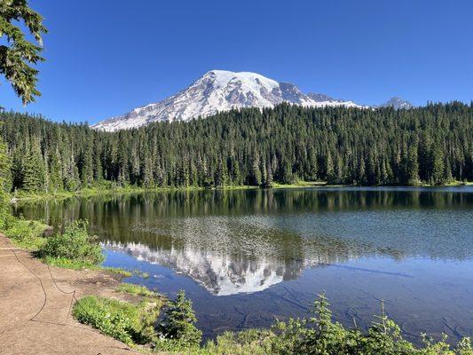Reflection Lakes Loop Hike