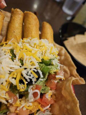 Happy hour taquitos