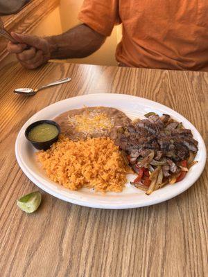 Lunch special fajitas with choice of meat!