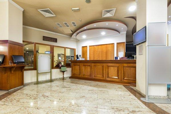 Retail Lighting Options