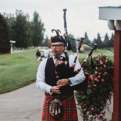 Cascadia Bagpiper playing a golf course in Portland, OR.