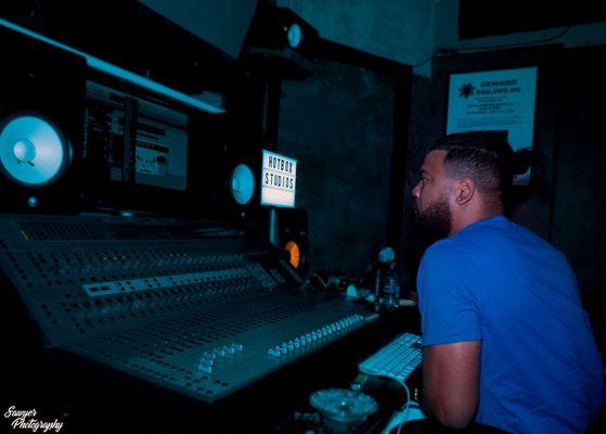 One of our lead Engineers locked in on a session @HotBoxStudiosLA