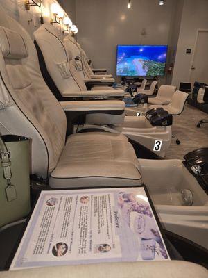 Spa chairs, good for groups