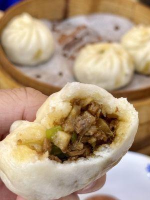 Green Pepper & Braised Pork Mixed Bun
