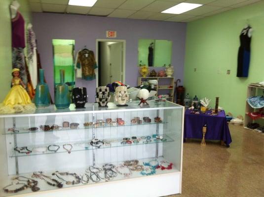 Caracol Stores & Botanica