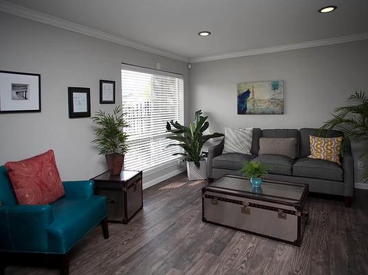 Ravenwood Apartments