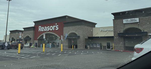 Reasor's (exterior).