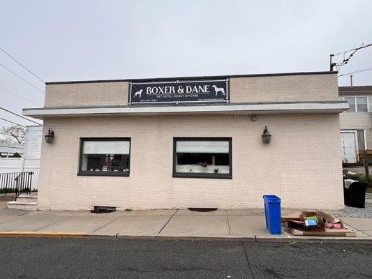 Boxer & Dane Pet Hotel Doggy Daycare