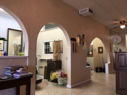 Bernie's Mens Haircutting & Styling