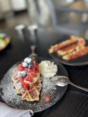 Mixed berry croffle(waffle and croissant)