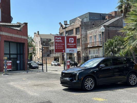 Premium Parking - P148