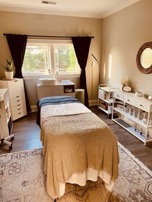 Glow Skincare and Esthetics