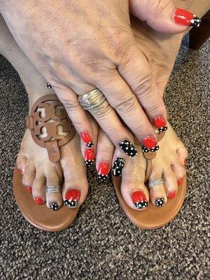 Nails and toes by Jeanette