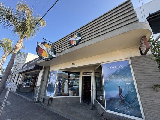 Moondoggies Beach Club