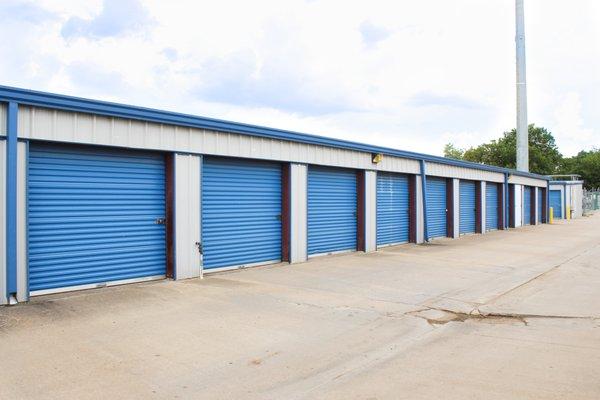 Premium Climate Control, Dust Control, & convenient Drive-Up storage units available!