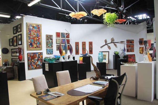 inside photo of Dragon Street Glass Gallery