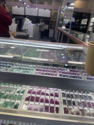 Here's a picture of the owner! I came back because I had the measurements and she or her daughter didn't look my way for 10 minutes.