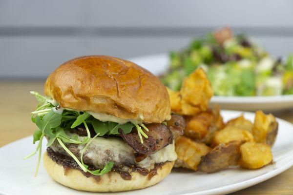 Bacon Jam Burger |
All-beef patty topped with aged white cheddar, arugula, tangy bacon-onion jam, mustard, and aioli on a toasted brioche.
