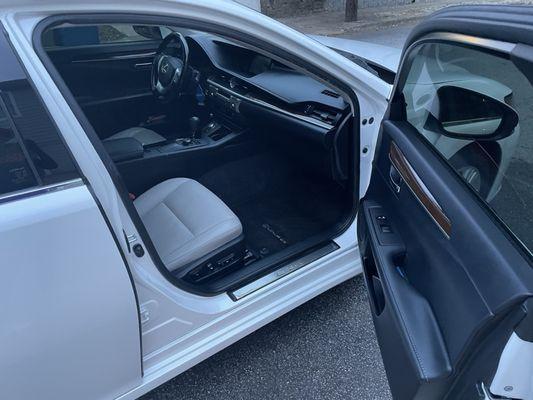 A Woman's Touch Hand Carwash