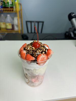 Escamocha, frutas y nieve.