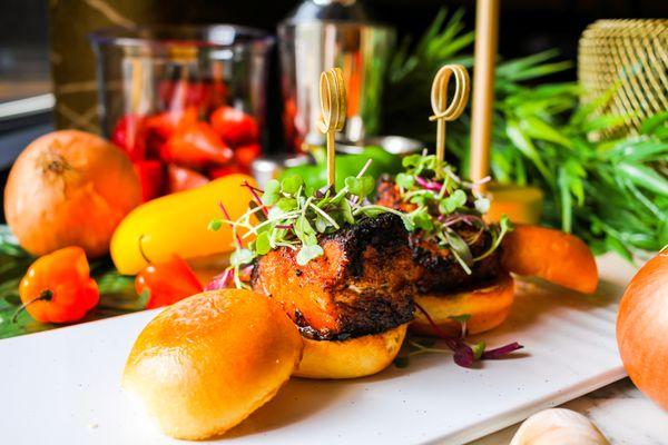 Tasty Salmon Sliders