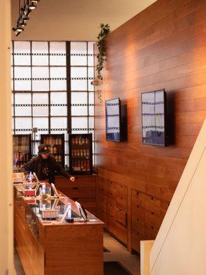 Lux Pot Shop - Belltown