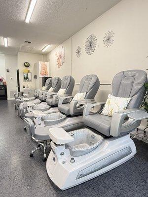 Modern pedicure chairs with Shiatsu Head , Neck and Back massage systems , that help to release the your stress after a busy day !
