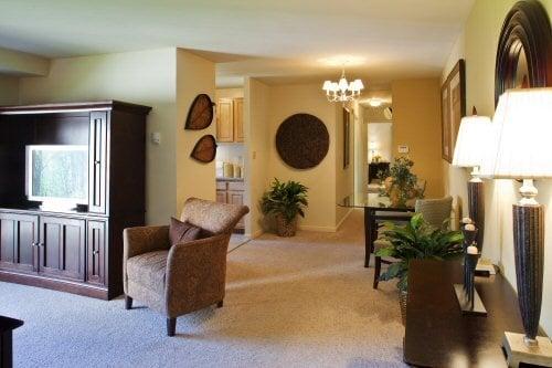 Stage Coach & Olde Stage Apartments