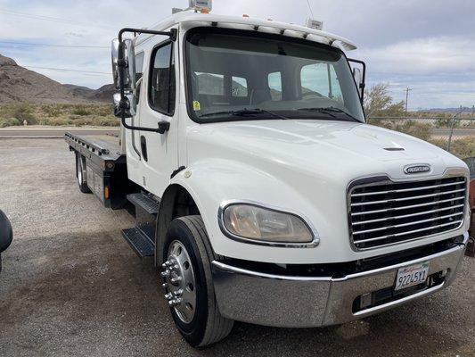 Chuy's Towing & Tire Service LLC