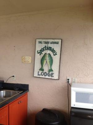 Tall Tales Lounge At Sportsman's Lodge