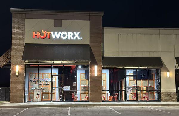 HOTWORX- Lansing, KS