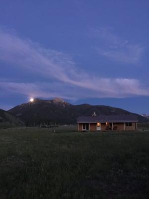 Montana Spirit Guest Lodge
