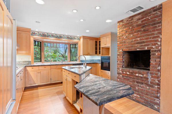 Tyler Chicourrat - GUIDE Real Estate