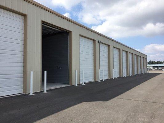 32 over-size RV & Boat storage