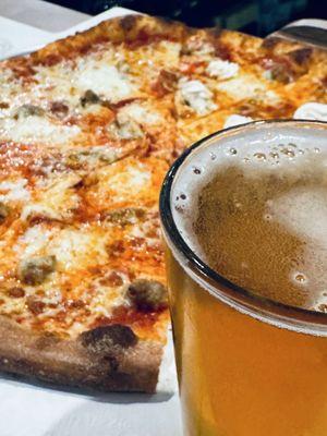 Weemo pizza add sausage and pep.