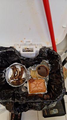 This is where my food from bandido went IN THE GARBAGE!!!! STRAIGHT TRASH