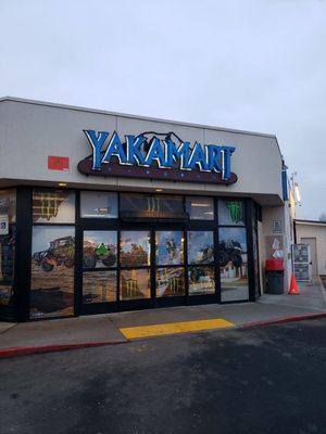 Yakamart