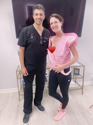 En bloc explant mastopexy with a lift. My doctor crushed it! Pure success, no problem at all. Recovery is going well.