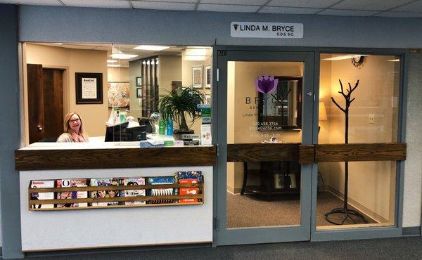 Linda M Bryce, DDS