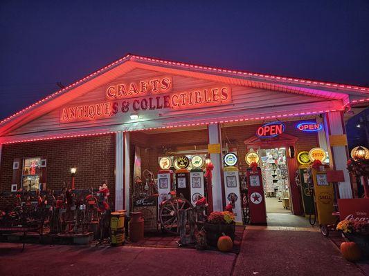 Country Mill Crafts and Antiques