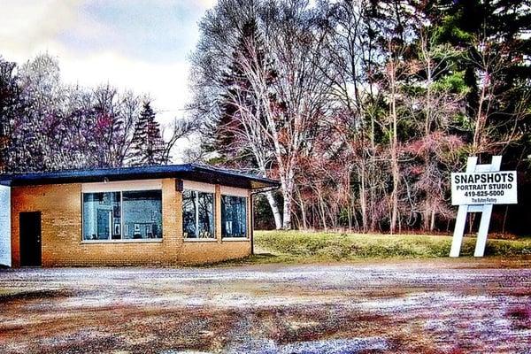 SPS Photography located at 128 E. Airport Hwy. in Swanton, Ohio