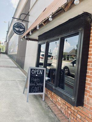 Top Flight Tap Room & Grill