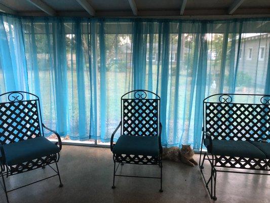 Yons Alterations & Canvas